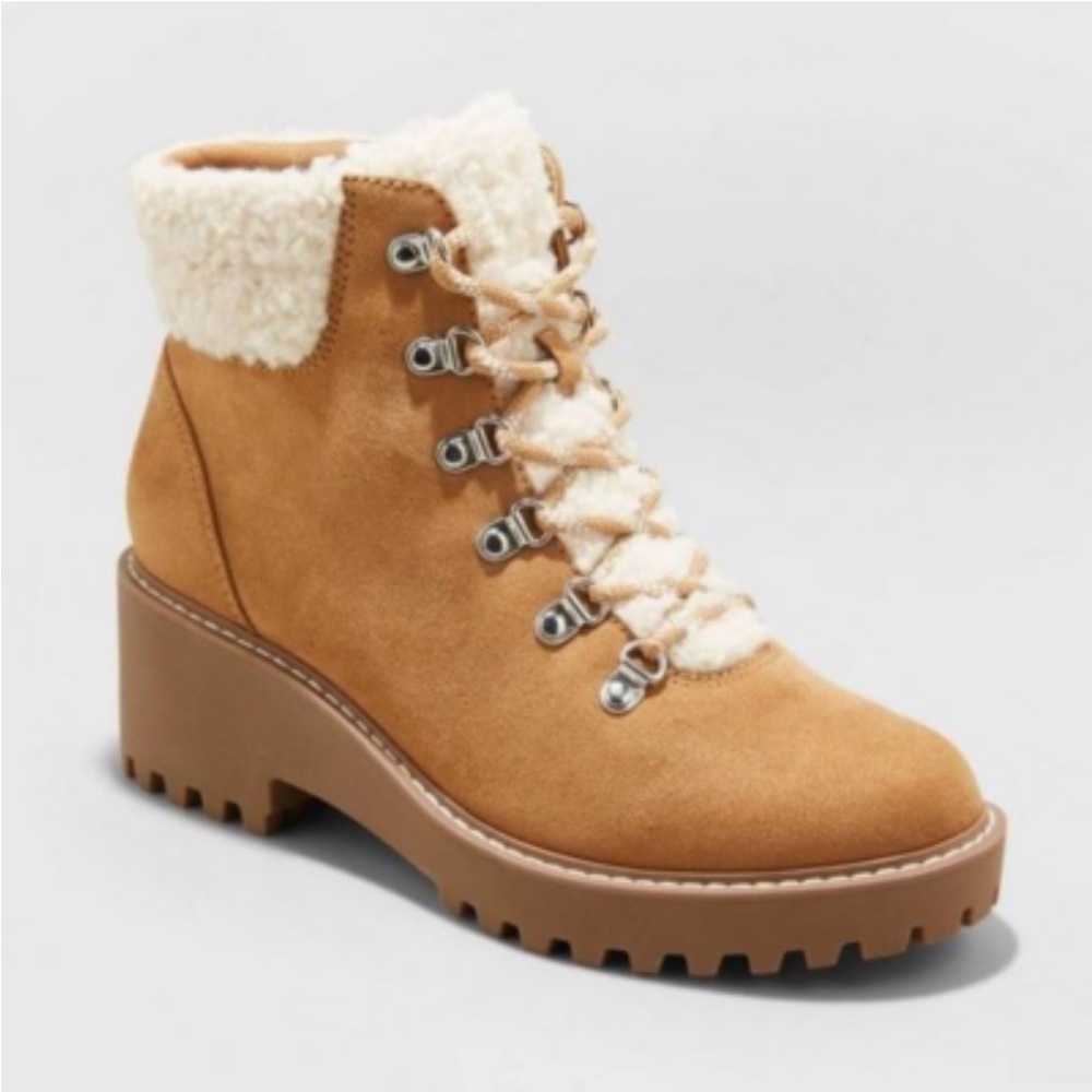 Universal thread NWT women’s brown faux Sherpa memory foam Leah boots size 9